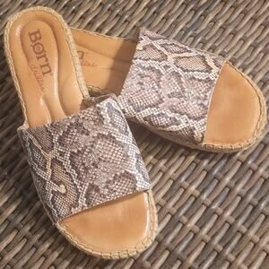 Born BOC Womens Sz 9 Slip On Sandals Snake Print Leather Upper Espadrille